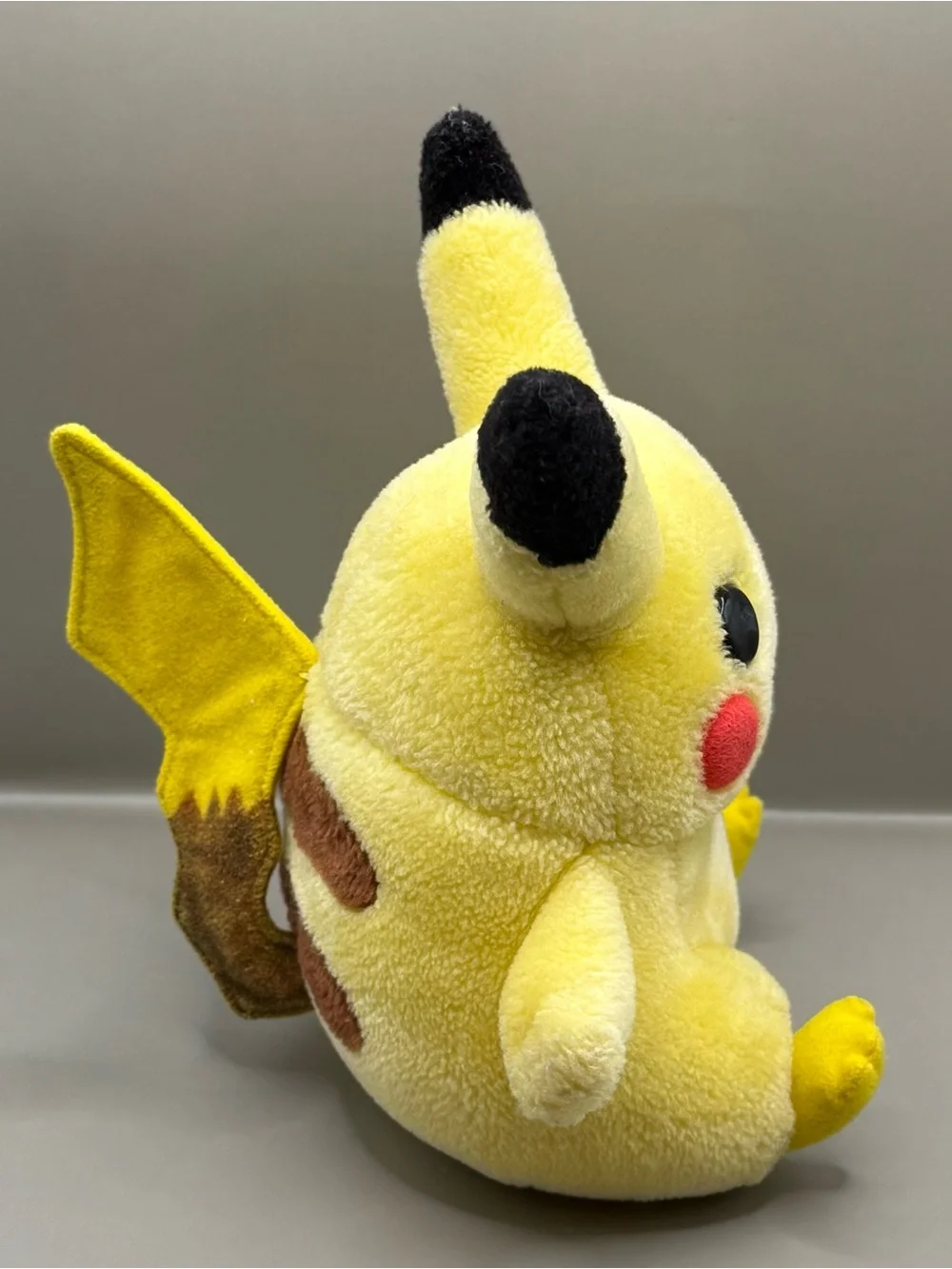 Vintage Pokémon Pikachu Plush Stuffed Animal 1998 Nintendo Game Freak